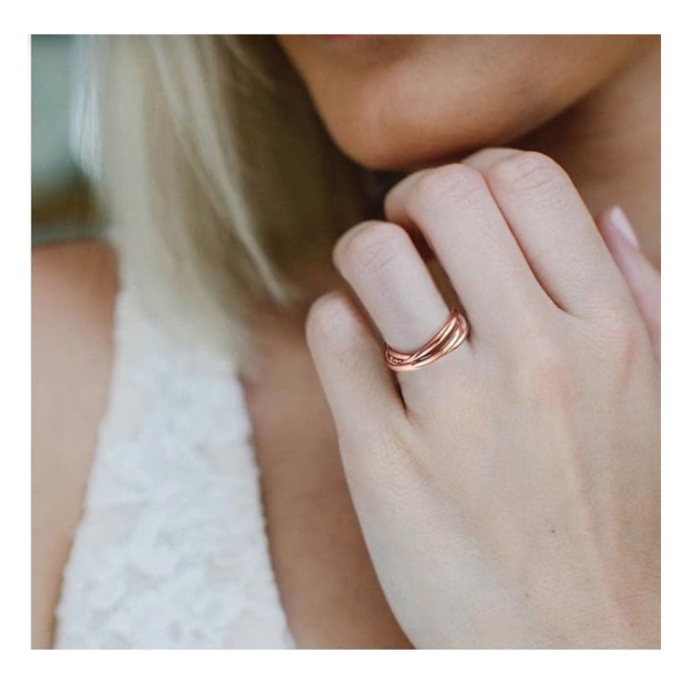 Rose Gold Interconnected Anxiety Fidget Rings - Picture 4 of 9